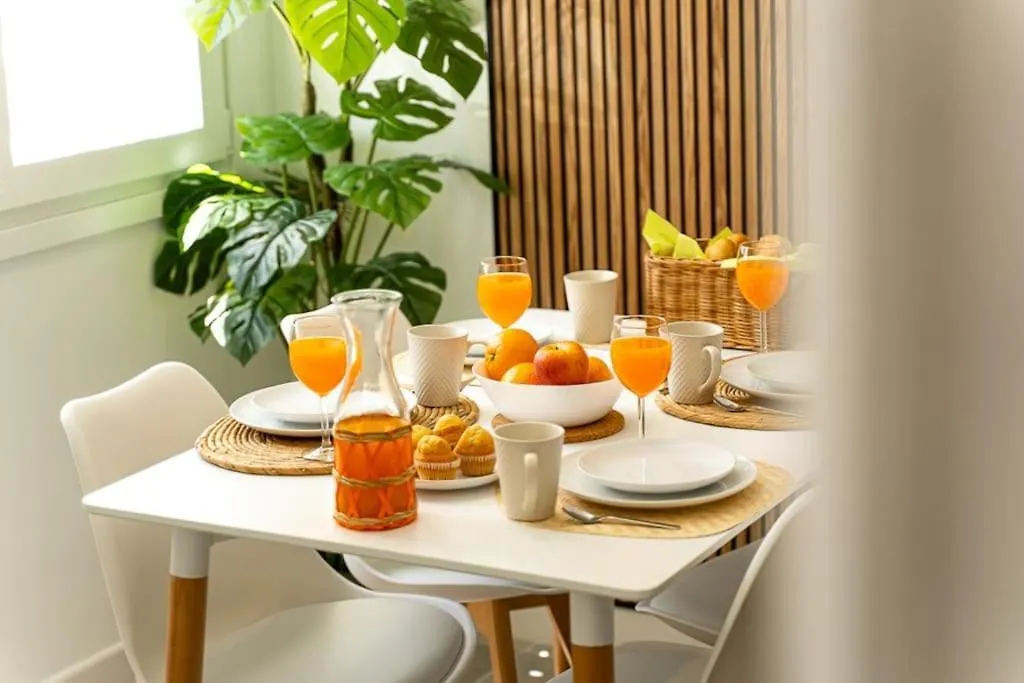 Family Apartment مالقة 0*,
