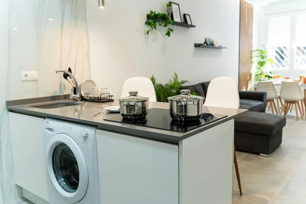 Family Apartment مالقة بيت للعطل